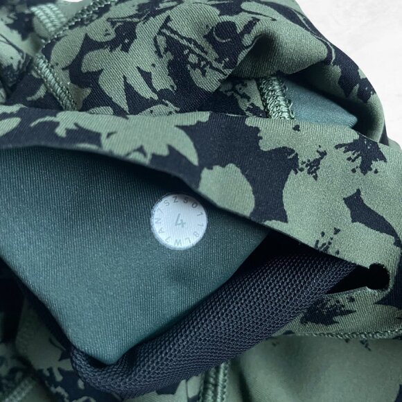 Lululemon In Movement Short - Picture 5 of 7